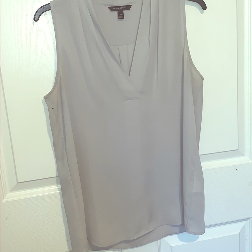 Banana Republic gray sleeveless top